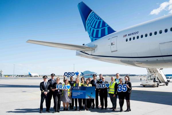 United Airlines fliegt seit 35 Jahren ab Frankfurt in die USA. United Airlines feiert 35 Jahre Flüge zwischen Deutschland und den USA