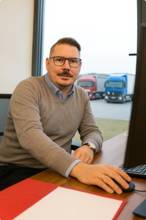 Tobias Stancke, Gründer von LKW-Fahrer-finden.de Qualifizierte LKW-Fahrer in 48 Stunden? Klassische Stellenanzeigen funktionieren nicht mehr?
