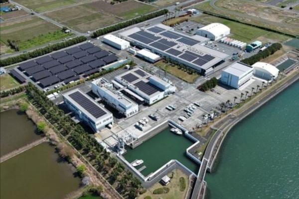 Lithium-Ionen-Systeme als zuverlässiges Element für Integration erneuerbarer Energien. GS Yuasa versorgt Honda-Werk mit Speichertechnologie