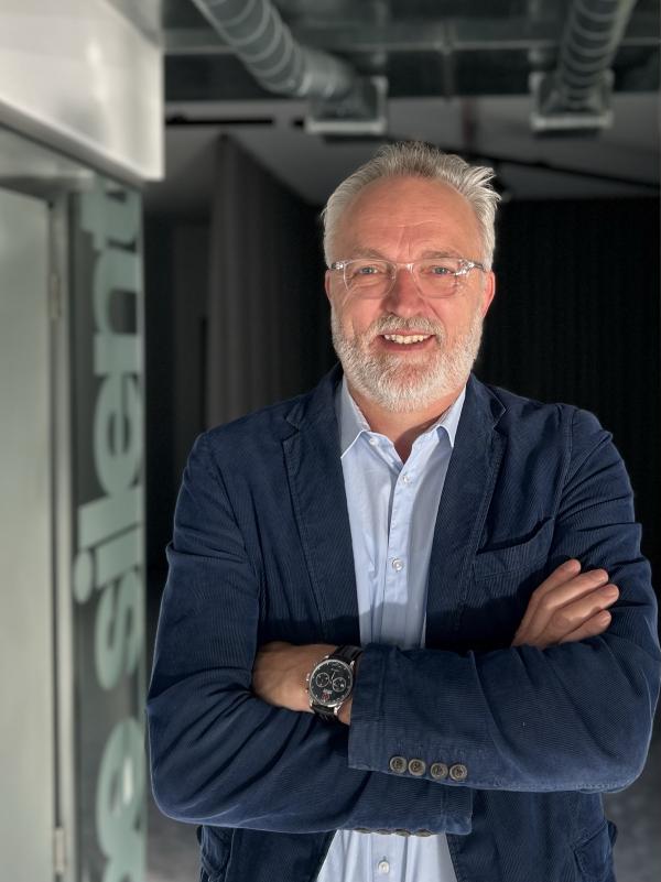 IWS Vorstandsvorsitzender Axel Ramsperger. Warnung vor Investoren-Exodus: Standort Stuttgart muss attraktiver werden