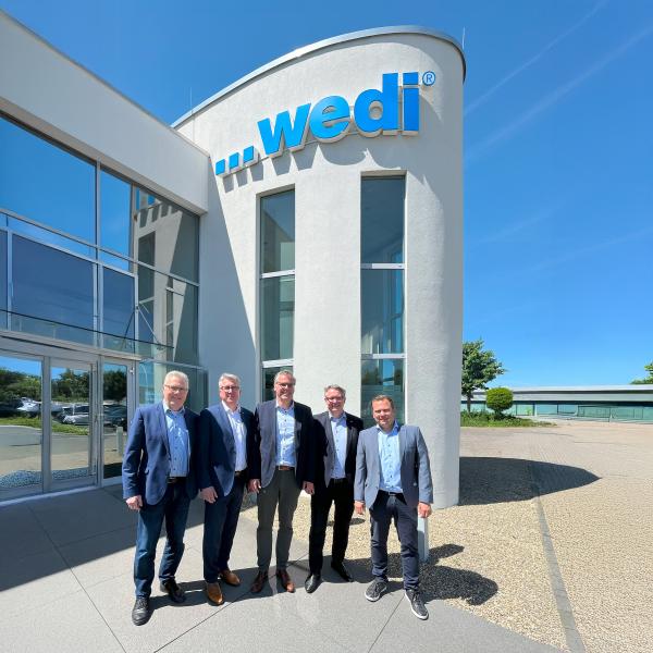 v.l.n.r. Jochen Zimmermann, Thomas Seifert, Dirk Tolksdorf, Fabian Rechlin, Markus Stolper Ab 2026: ARDEX und wedi bilden ein gemeinsames Vertriebsteam in Deutschland