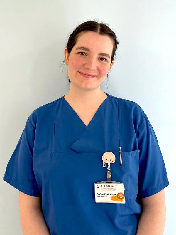 Pauline Marie Hense fordert Erhalt der Spezialisierung zur Gesundheits- und Kinderkrankenpfleger*in BHK e.V. und Pflegeauszubildende Pauline Marie Hense kämpfen für bessere Versorgung schwerstkranker Kinder