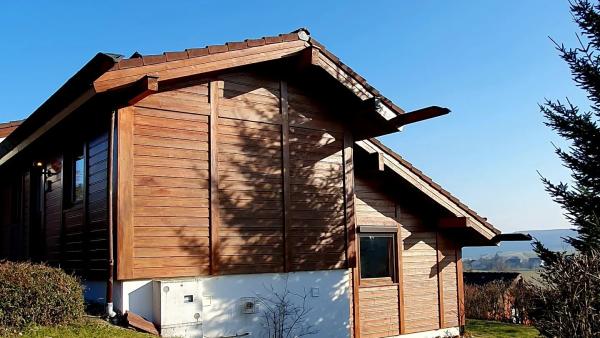Das Ferienhaus Haus Mohnblume liegt sonnig und ruhig mit Weitblick über die Baar bis zu den Alpen Urlaub mit Weitblick: Zum Auftanken ins Haus Mohnblume