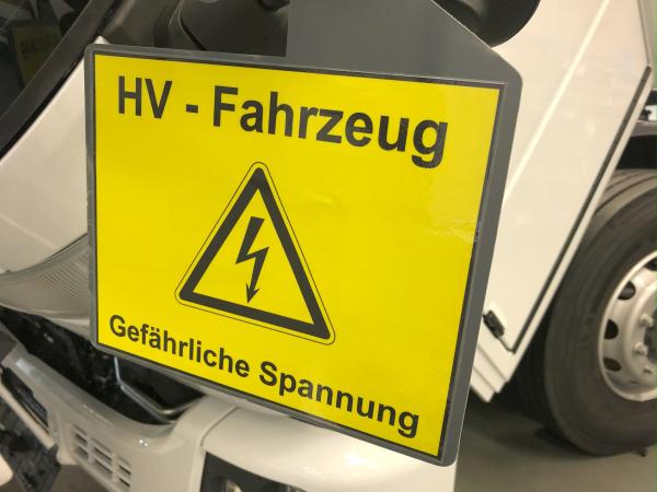 Sicher ans Ziel in der Elektromobilität: Schulungen für den Umgang mit Hochvolttechnik