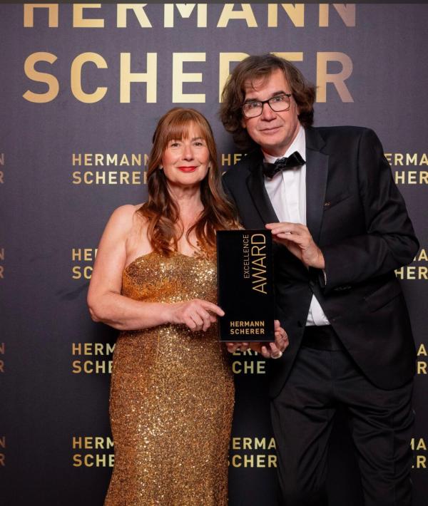 Awardverleihung Hermann Scherer an Gaby Mühleisen Gaby Mühleisen begeistert mit Wechseljahre-Talk