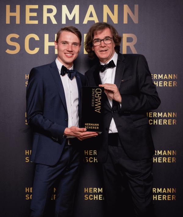 Keynote-Speaker für Mentale Meisterschaft und Persönliche Wirksamkeit Lorenz Kuchenbecker bricht Rekorde beim Speaker Slam