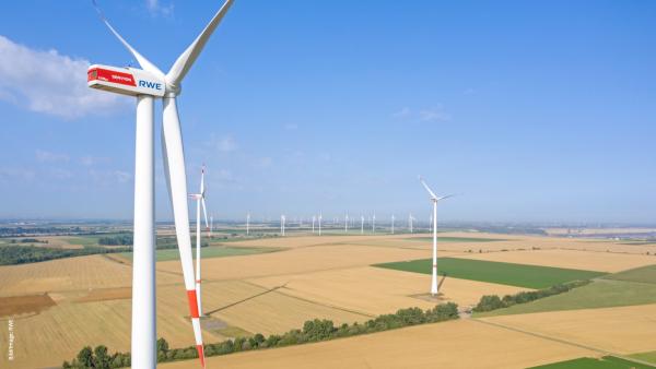 RWE unterstützt Mitarbeitende und HR-Abteilung mit mobiler App von Insiders Schnell, sicher und papierlos: RWE digitalisiert HR-Prozesse mit App von Insiders Technologies