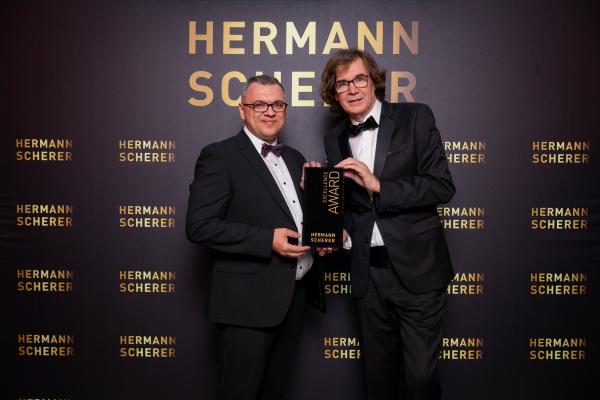 Maxim Lang gewinnt mit Auszeichnung Maxim Lang: Von der Krise zum internationalen Erfolg