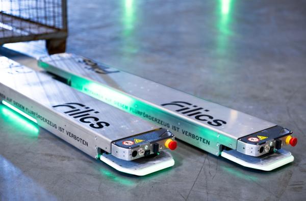 Filics auf der automatica 2025: Autonomes Doppelkufensystem für effizientes Palettenhandling