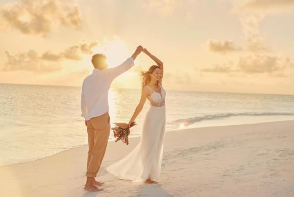 Traumhafte Hochzeitszeremonien mit Robinson Crusoe Feeling im Nova Maldives