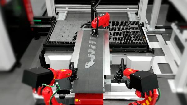 Geschnittene Teile entnimmt die Lösung von TCI Cutting und Lantek automatisch und sortiert sie weg. Lantek und TCI Cutting treiben mit einem fortschrittlichen Blech-Entladesystem die Automatisierung voran