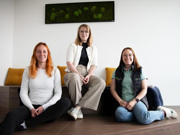 Saskia Zoll, Janna Riering und Maike Fritz (v. li.) diskutierten über die aktuelle Lage im Grünland. Tipps für Ernte und Silierung im AGRAVIS-Podcast