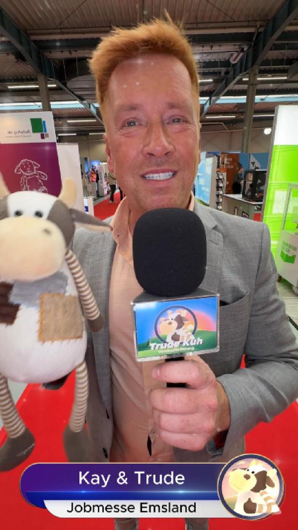 Kay Zimmer mit "Trude Kuh" auf der Jobmesse Emsland 2025 in Lingen "Trude Kuh" auf der Jobmesse Emsland 2025 in Lingen