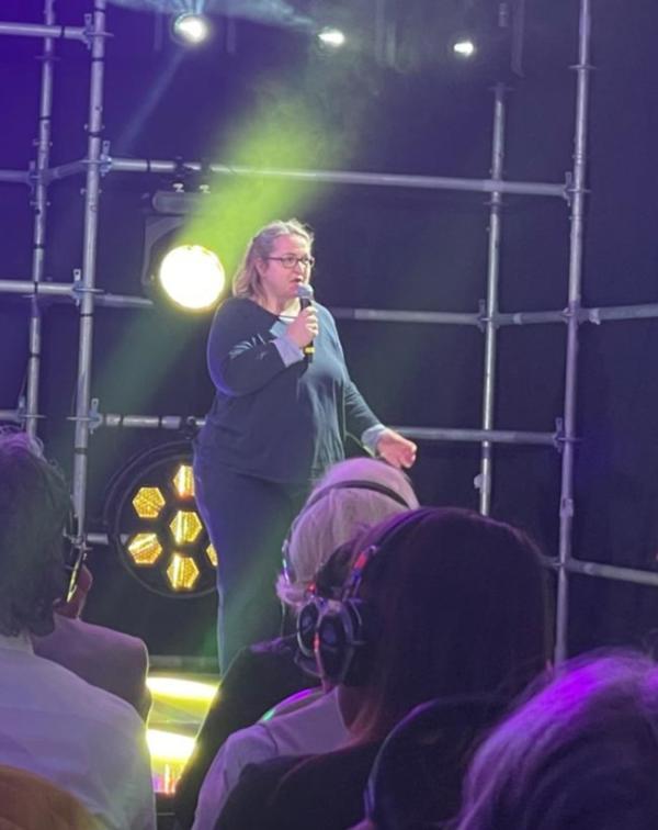 Feier lieber ungewöhnlich als gar nicht! Claudia Herrmann zeigt wie man Kindergeburtstag rettet Kindergeburtstage dürfen nicht ausfallen!