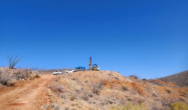 Aztec Minerals: Neues Bohrprogramm soll hochgradiges Gold und Silber nachweisen