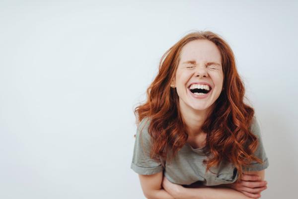 AdobeStock_260822081 Schmiermittel der Kommunikation - mit einem Augenzwinkern