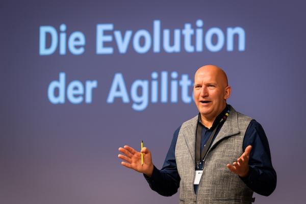 Vortrag von Andreas Becker - Evolution der Agilität Agile Transformation braucht kulturelle Evolution - nicht nur Methoden