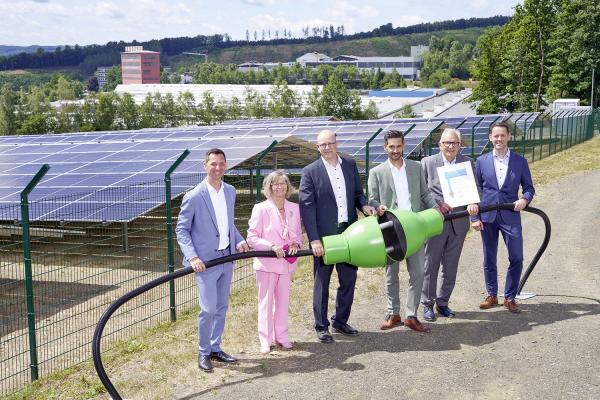 Einweihung der Photovoltaik Anlage der SCHÄFER WERKE Gruppe auf dem Pfannenberg in Neunkirchen. Sonnige Aussichten am Pfannenberg