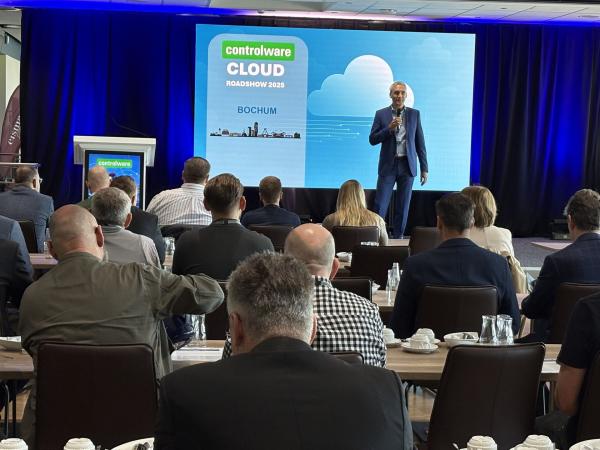 Im Mai 2025 besuchten Kunden an vier Standorten die Controlware Cloud Roadshow 2025. Erfolgreiche Controlware Cloud Roadshow 2025