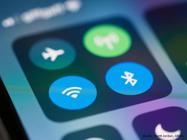 ARAG IT-Experten haben technische Tipps für Urlauber im Gepäck ARAG mit technischen Verbrauchertipps