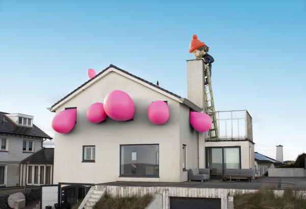 Hubbabubba-Building des niederländischen Street Art Künstlers Frankey am Zandvoorter Süd-Boulevard Street Art Zandvoort: Frankeys "Hubbabubba-Building" sprengt das Straßenbild