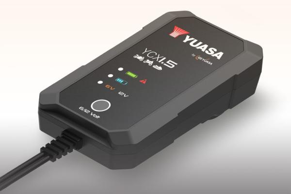 Das YCX1.5-Ladegerät wurde speziell für Motorradbatterien entwickelt. GS Yuasa-Expertentipp gegen Hitze-Stress bei Motorradbatterien