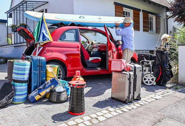 Wer beim Beladen seines Autos nachdenkt, kann sich eine Menge Ärger ersparen.
Foto: HUK-COBURG Auto richtig packen und relaxed in den Urlaub starten