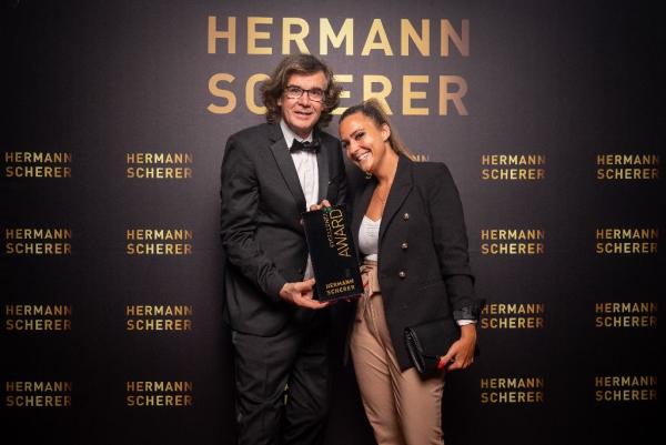 Nina Ofenloch überzeugte beim 8. Internationalen Speaker Slam in Wiesbaden mit ihrer Keynote Excellence Award für Keynote Speakerin Nina Ofenloch