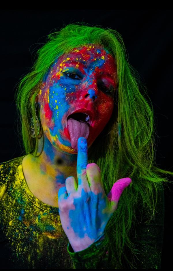 Künstlerin MarHeni; Fotograf: Sercan Sevindik "Ich mache das nicht, um andern zu gefallen."