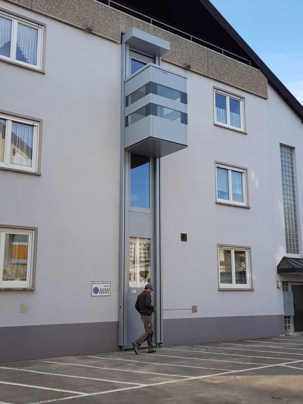 Quattroporte Treppenlift Experten vertreibt Ascendor-Liftsysteme