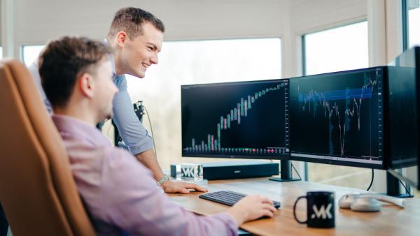 Live-Trading mit System: Die MK Finance GmbH unter Manuel Krebs bietet praxisnahes Coaching. Live-Trading lernen mit MK Finance: Strategien für volatile Märkte