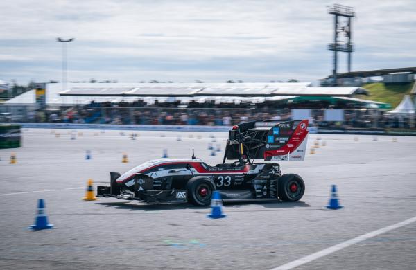 Gesamtsieger und Driverless Cup Gewinner Formula Student Germany 2024: Das Team der ETH Zürich Die Zukunft fährt am Hockenheimring
