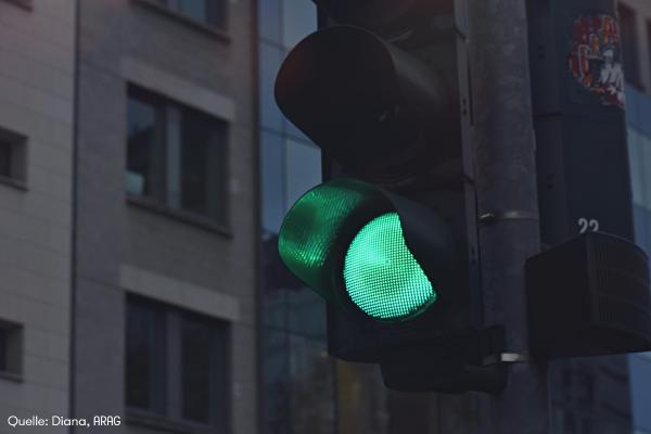 ARAG Experten über Strafen, die beim Ignorieren roter Ampeln drohen Rot heißt Stopp! Oder?