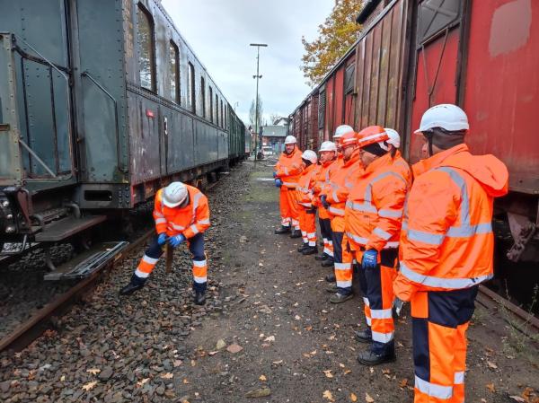 LokSpace stellt bei der KarriereSchiene 2025 den Einstieg in den Eisenbahner-Beruf über Teilqualifikationen vor