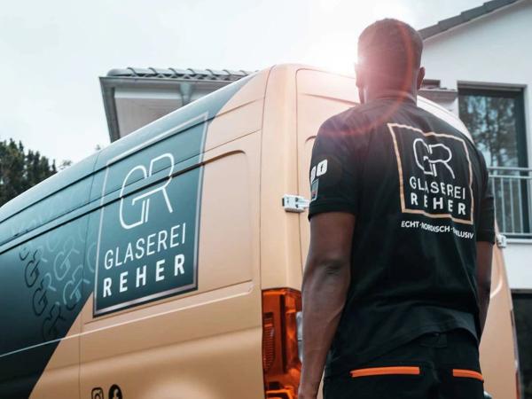 Maßarbeit aus Glas: Die Glaserei Reher verbindet traditionelles Handwerk mit modernen Ansprüchen