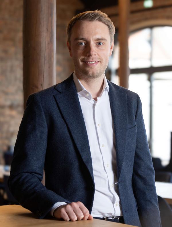 Dominik Dennig in die Geschäftsführung der DENIOS Holding eingetreten