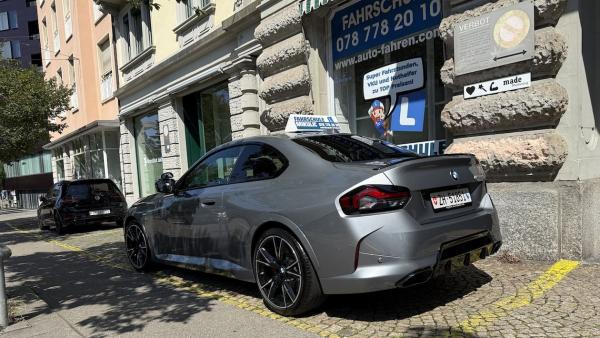 Mikulic Fahrschule Zürich. Top Fahrstunden in Zürich ab 59.- VKU Kurse bereits ab 90 Franken. Mit 5 Profi-Tipps zur Fahrprüfung in Zürich