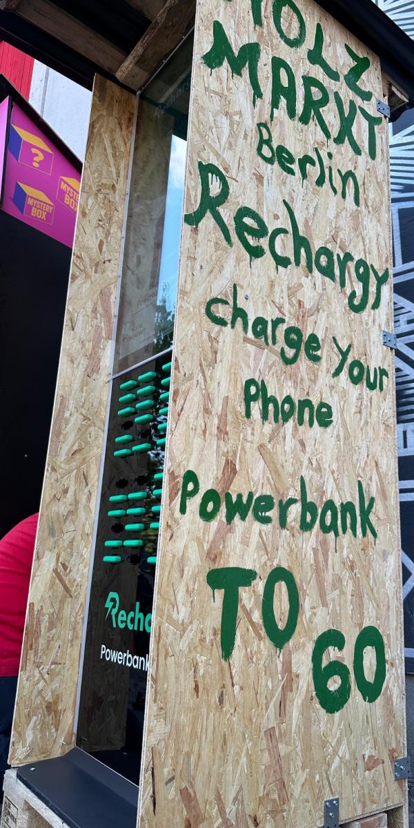Rechargy - Handy aufladen am Holzmarkt Rechargy - Powerbank To Go ist jetzt auf dem Holzmarkt