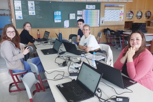 Das FORUM-Team bot ein begeisterndes KI-Projekt für Kinder an. Kreativität trifft KI bei besonderem Auszubildendenprojekt
