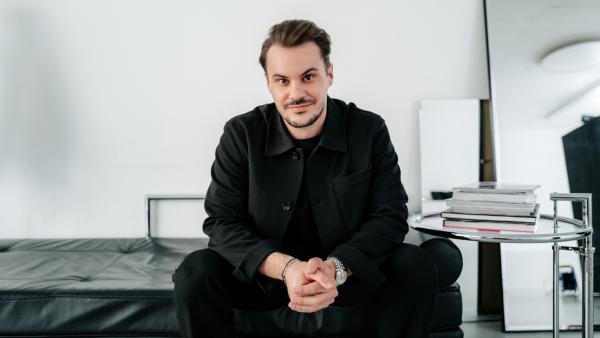 N. Schwarzpaul erläutert warum Digitalisierung im Accounting oft scheitert und wie man dies ändert dataglobal zeigt auf dem Accounting Summit 2025 den Ausweg aus Fragmentopolis