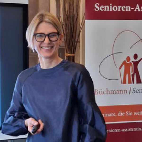 Anja Mikulla, Senioren-Assistentin und Seminarleiterin in Berlin Was ist Senioren-Assistenz?
