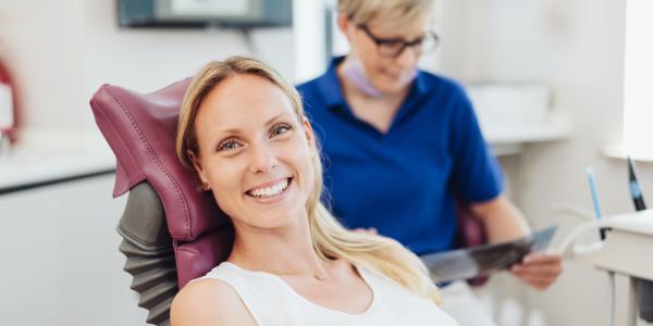 Zahnzusatzversicherung jetzt wechseln (Bildquelle: @contrastwerkstatt / Adobe Stock) Zahnzusatzversicherung wechseln: Jetzt handeln und bares Geld sparen