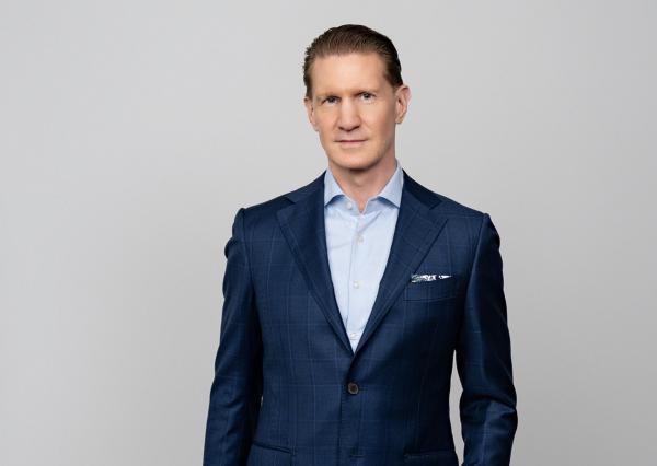 Dr. Oliver Wilhelm von der SOLIT Premium-Beratung rät zu strategischem Portfolioaufbau mit Gold Edelmetall-Rallye: Die Zentralbanken setzen den Trend und Privatanleger können jetzt davon profitieren