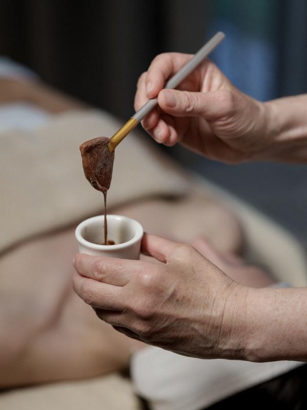 Schön wie Sisi: Schoko-Facial mit "Sisis Finest" Kollagenschokolade