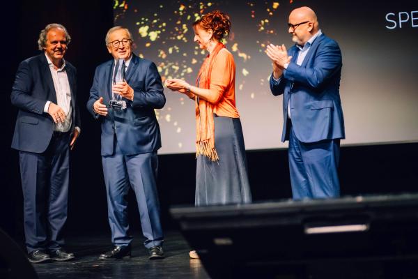 Volker Römermann, Jean-Claude Juncker, GSA-Präsidentin Silvia Ziolkowski, Laudator Ulf-Jensen Röller Jean-Claude Juncker erhält den Deutschen Rednerpreis 2025