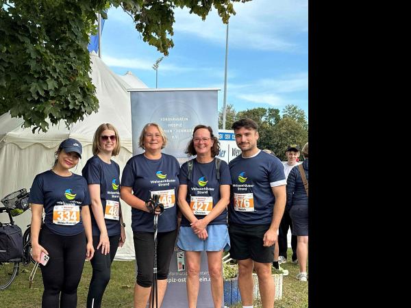 Gruppenfoto des Teams vom Ferien- und Freizeitpark Weissenhäuser Strand beim Oldenburger Hospizlauf Team vom Weissenhäuser Strand beim Oldenburger Hospizlauf am Start