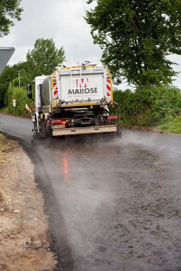 Schäfer-technic Bitumenvorspritzmaschine in Norddeutschland unterwegs