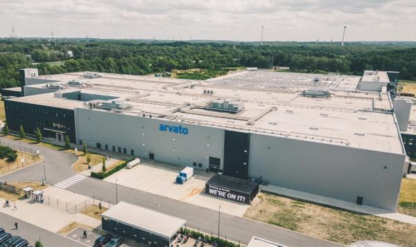E-Commerce für SNIPES im Arvato Logistikzentrum Dorsten SNIPES vertraut auf Arvato als neuen Logistikpartner