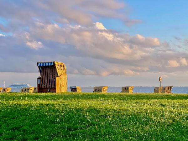 Nordsee Tourismus Report 2025: 13,2 % weniger Urlauber - höhere Preise