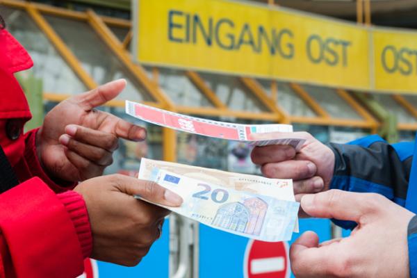 Extrem niedrige Preise, großer Zeitdruck oder anonyme Verkäufer sind Warnsignale. Tickets auf dem Zweitmarkt - Verbraucherinformation der ERGO Rechtsschutzversicherung